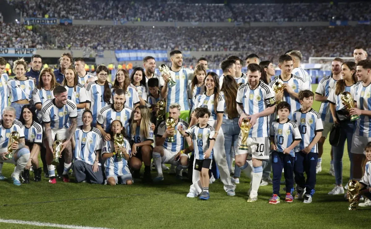 seleccion argentina en el monumental