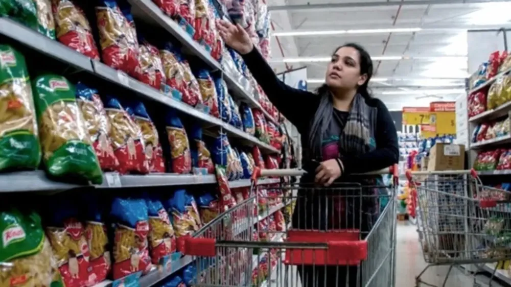 mujer supermercado